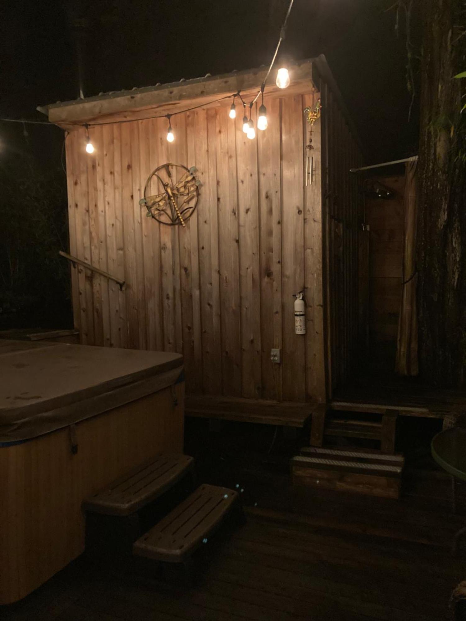 Forest Sweet Retreat Hot Tub & Wood Fired Sauna Ucluelet Exterior foto